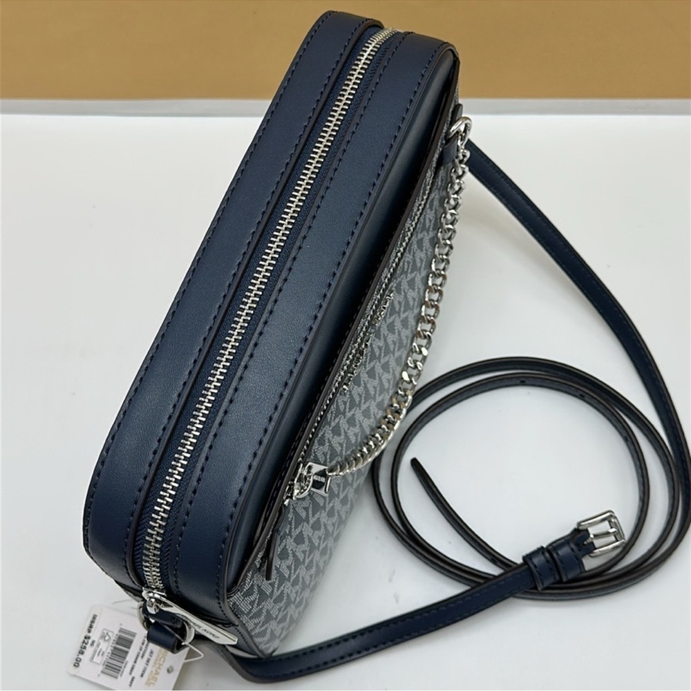 Michael Kors Jet Set Lg Ombré Signature Logo East West Crossbody Body
Navy 
NWT - Picture 3 of 15